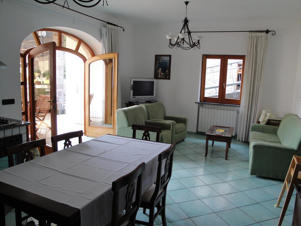 Olga'S Residence Relais Nerano Ruang foto