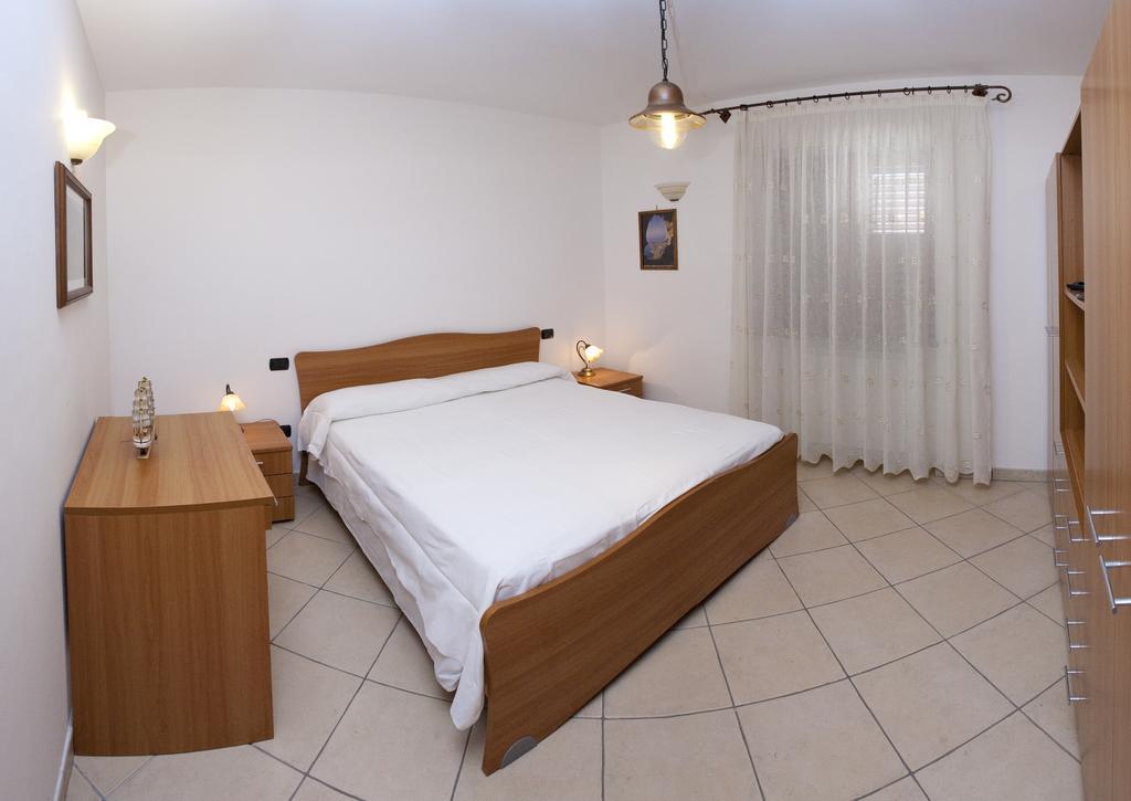 Olga'S Residence Relais Nerano Ruang foto