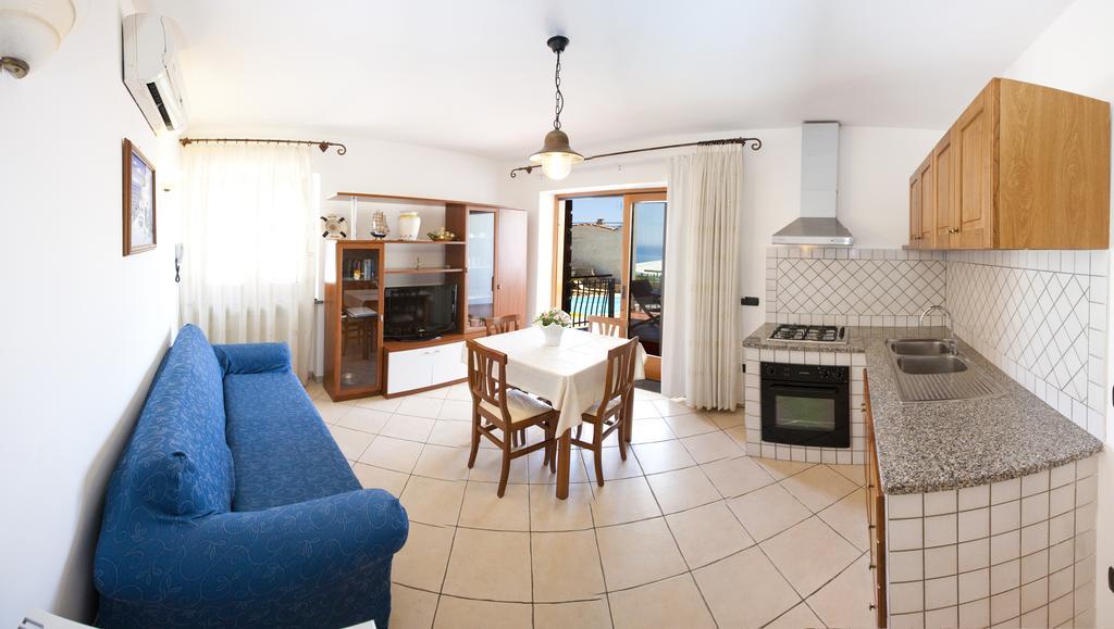 Olga'S Residence Relais Nerano Ruang foto