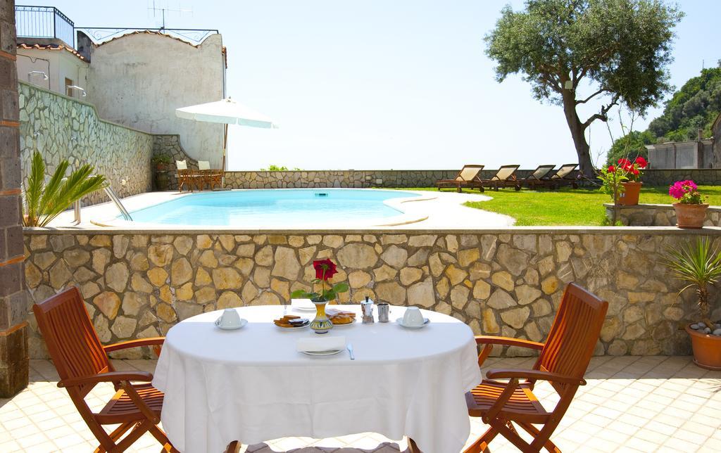 Olga'S Residence Relais Nerano Ruang foto