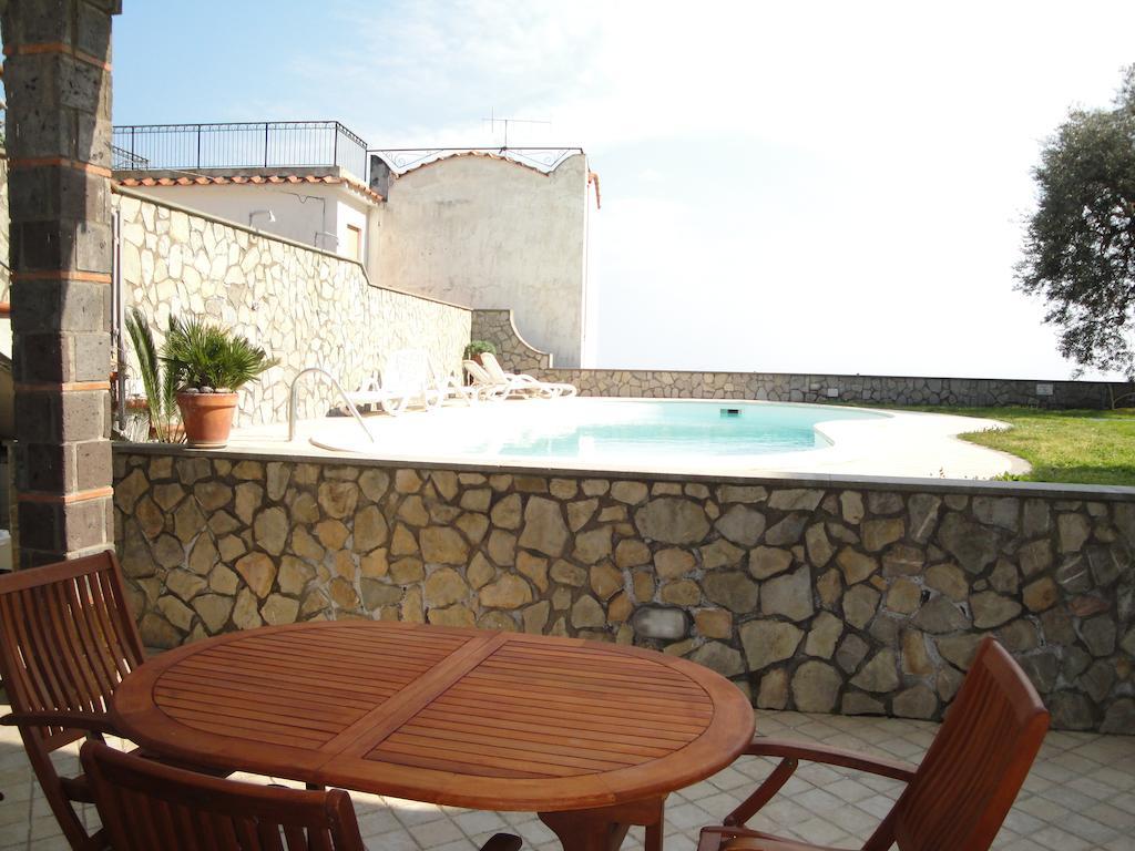 Olga'S Residence Relais Nerano Ruang foto
