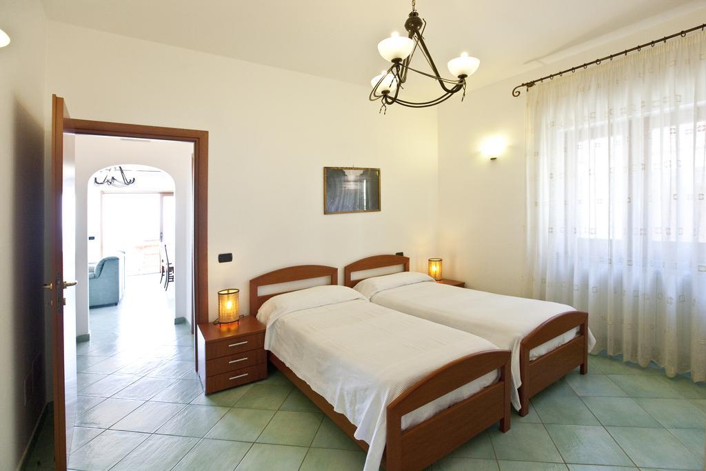 Olga'S Residence Relais Nerano Ruang foto
